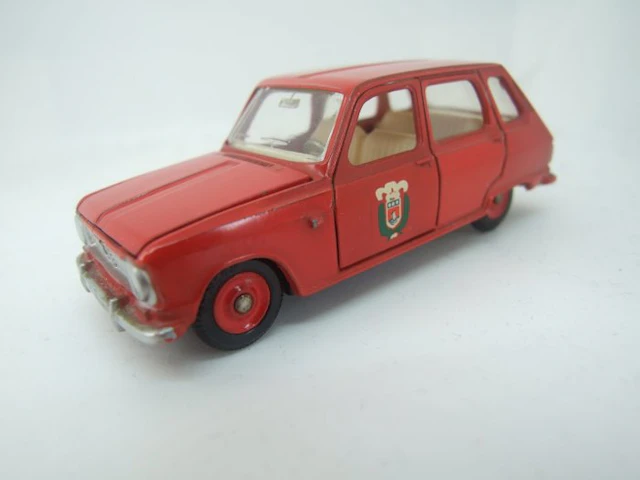 Dinky Toys 1:43 - Model car - Renault 6 - Paris Fire Brigade