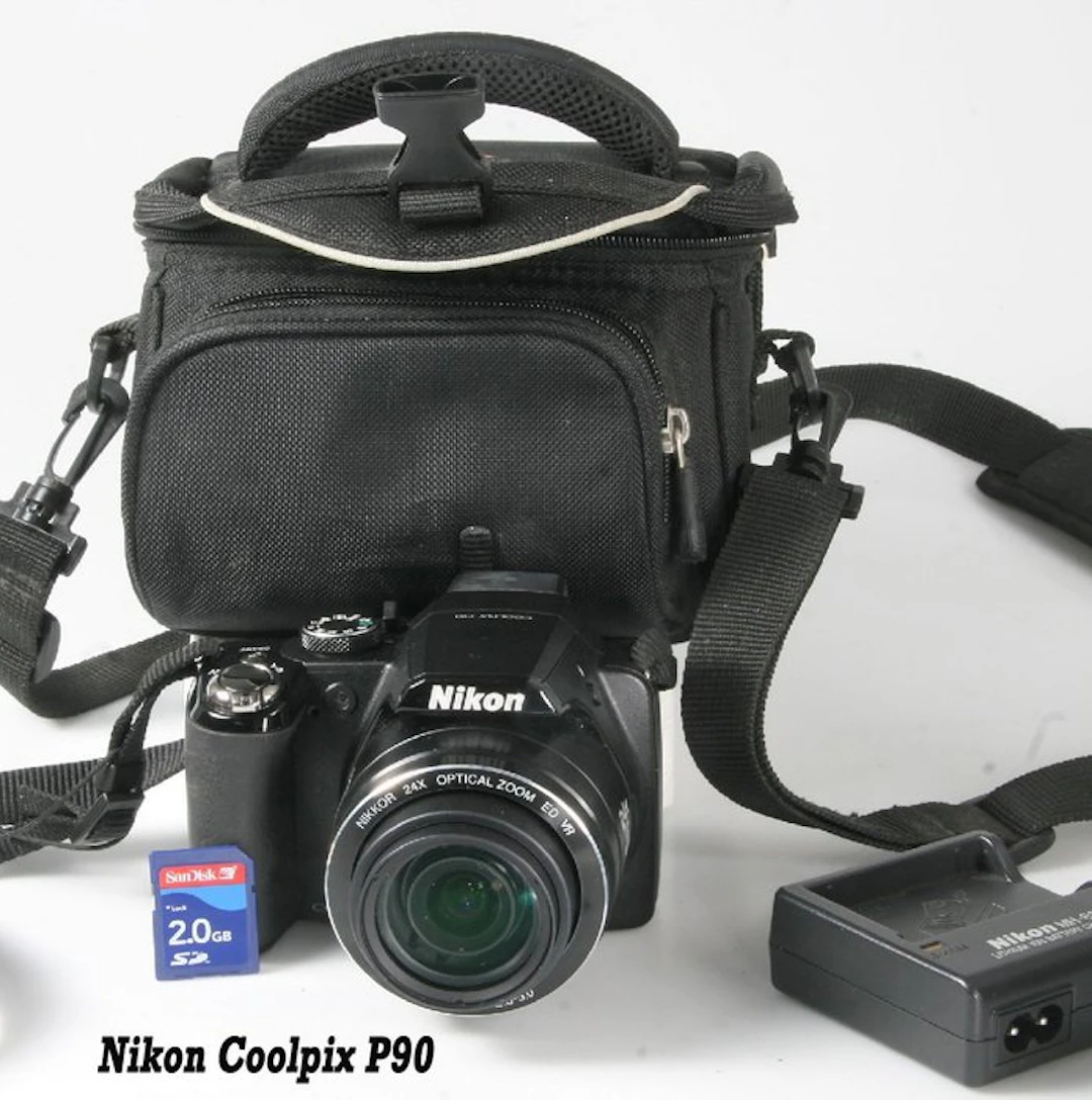 Nikon COOLPIX P90 - Digital hybrid camera