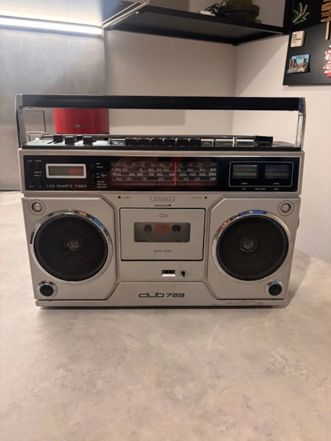 Siemens - Club 723 / 4-Waveband Portable Stereo Radio