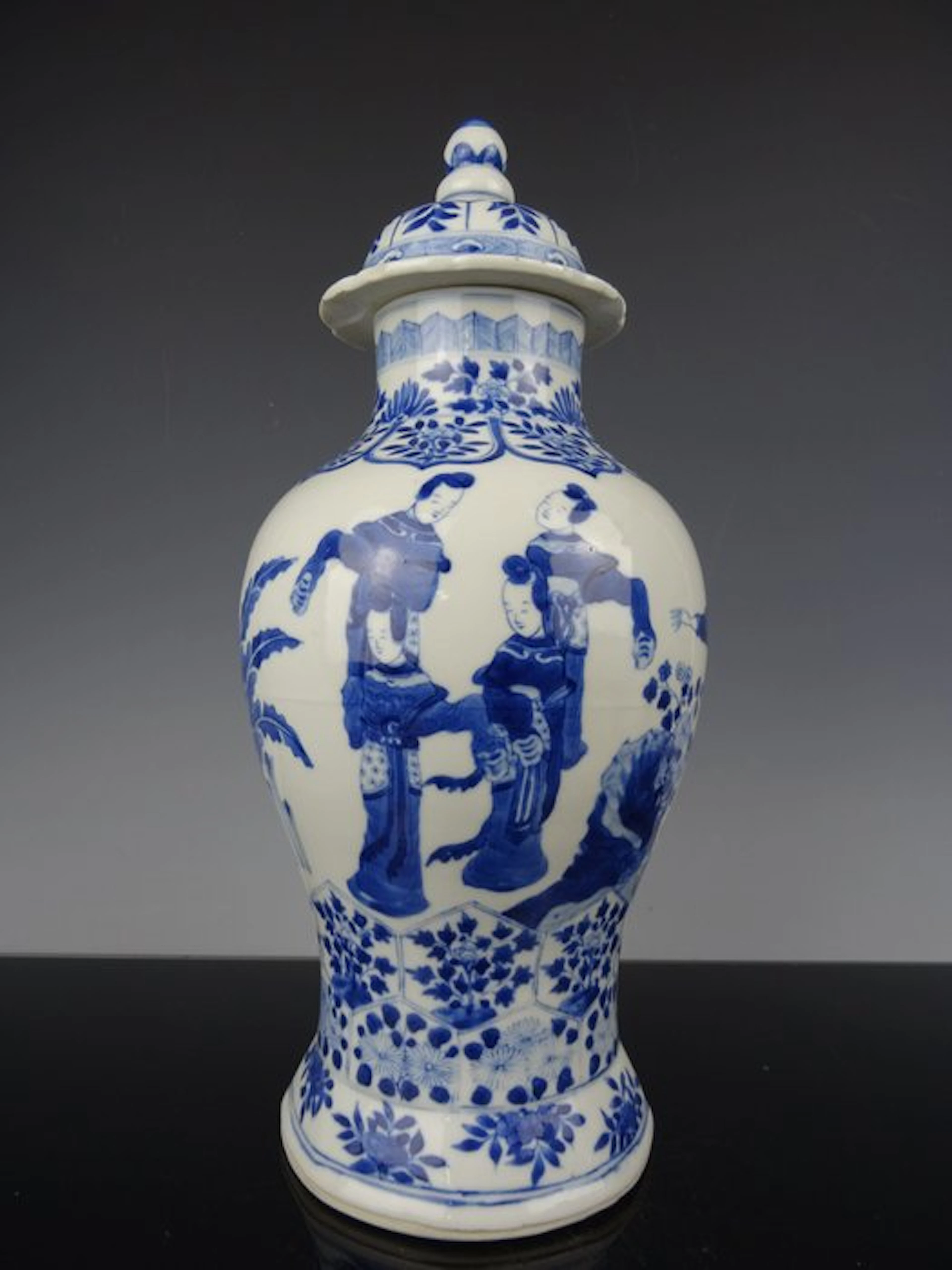 Vase - Porcelain - China - Qing Dynasty (1644-1911) - 38...