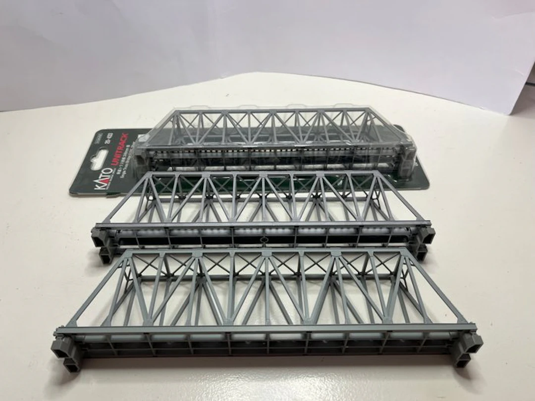 Kato N - 20-433 - Model train bridge parts (3)...