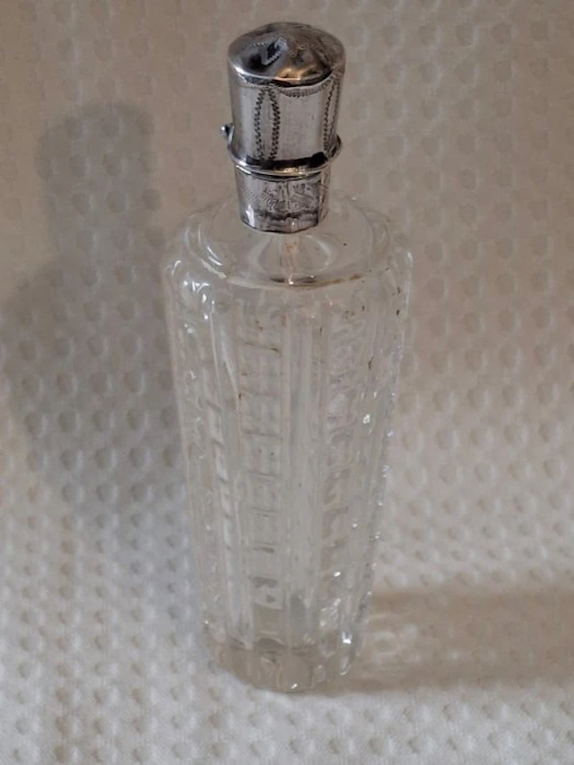 Perfume flask - Antique perfume bottle with a silver mount and cap
