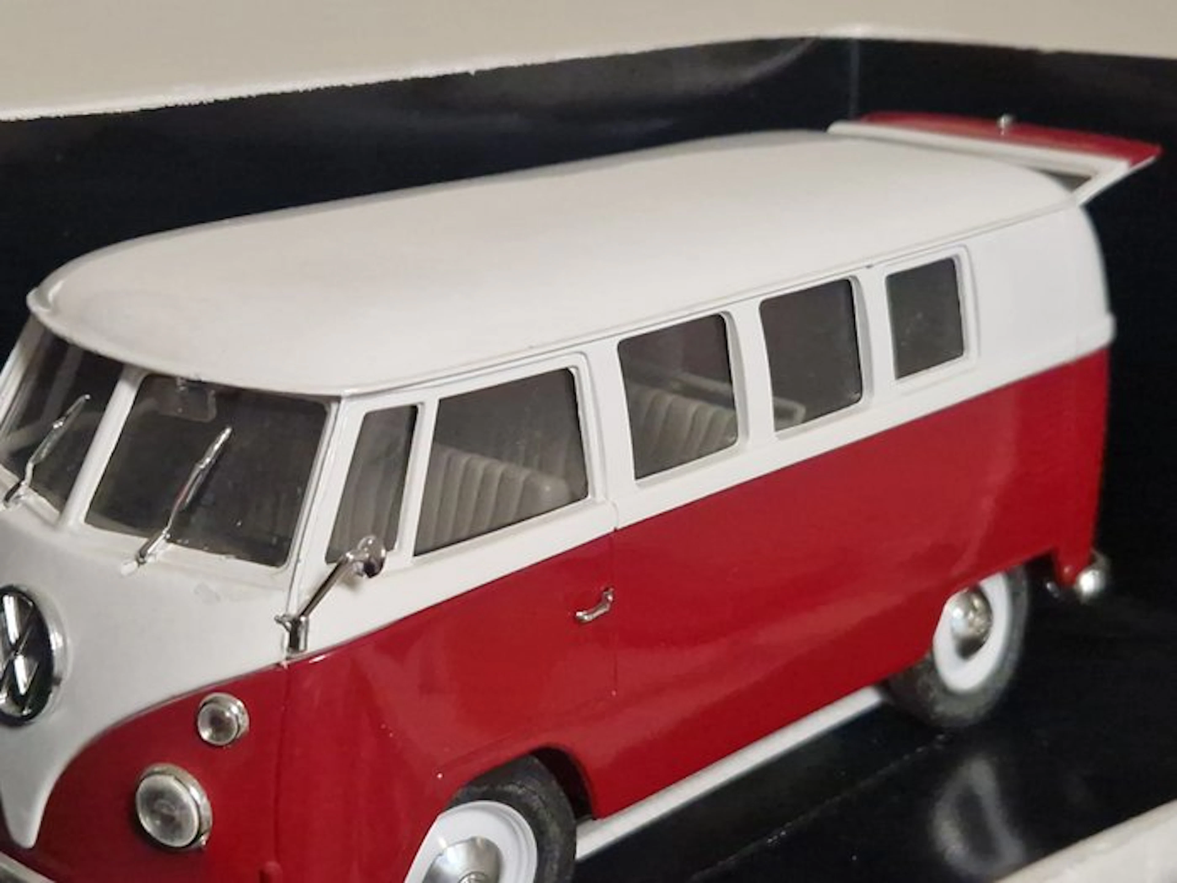 Solido 1:18 - Model car - Volkswagen - Combi