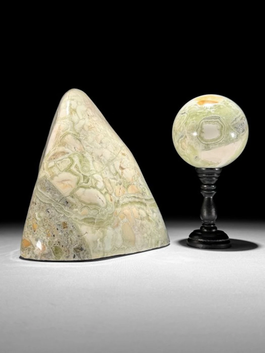 NO RESERVE PRICE - Wonderful Pair of Onyx Freeform & Sphere- 3800 g