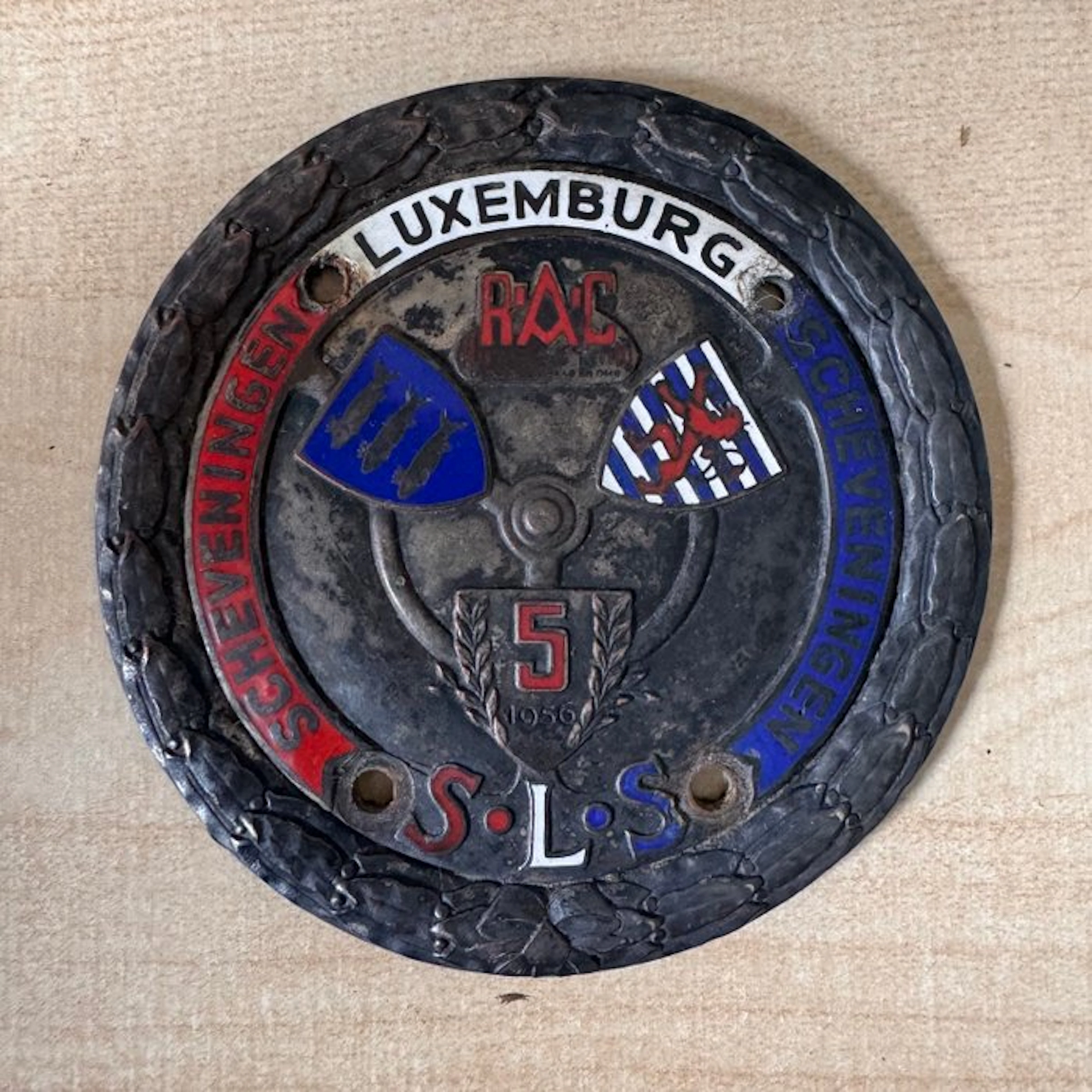Badge Grille Badge - Insigne - 5