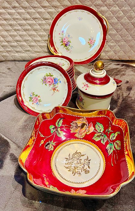 Limoges - Dessert service (16) - Porcelain, Gold plated - Hand-painted