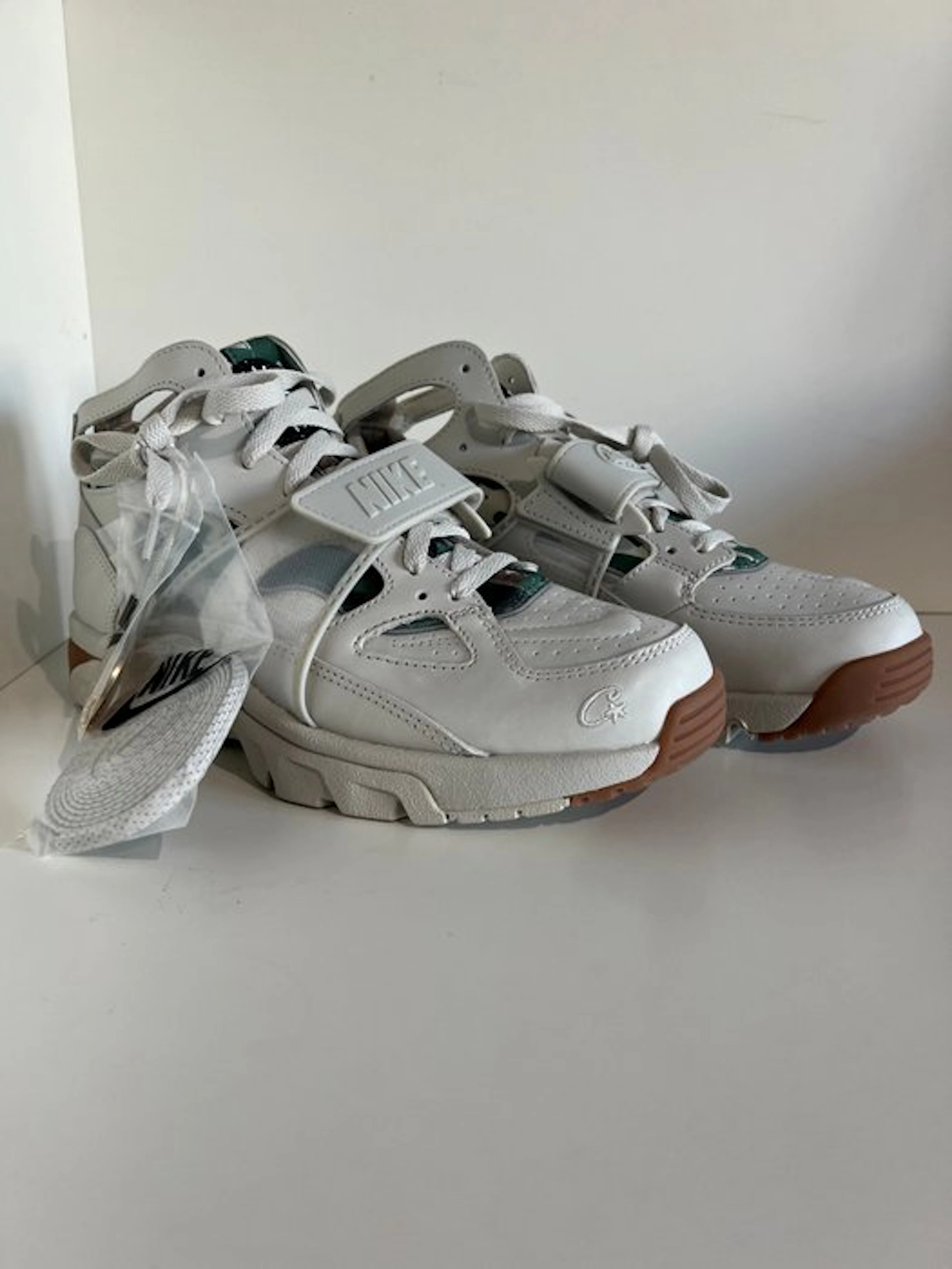 Nike - Nike Air Trainer Huarache SP - Sneakers - Size: EU 42 - New with tags