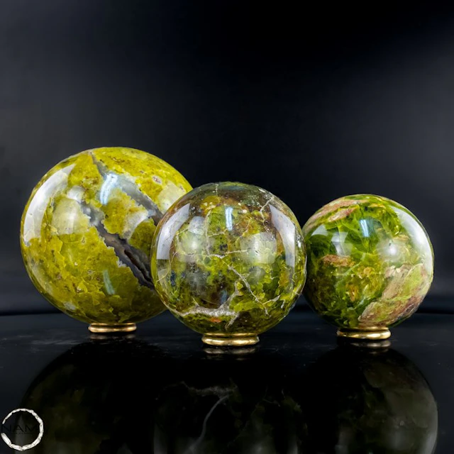 Green Opal Sphere Set – Vibrant energy in its perfected form- 2293.33 g - (3)