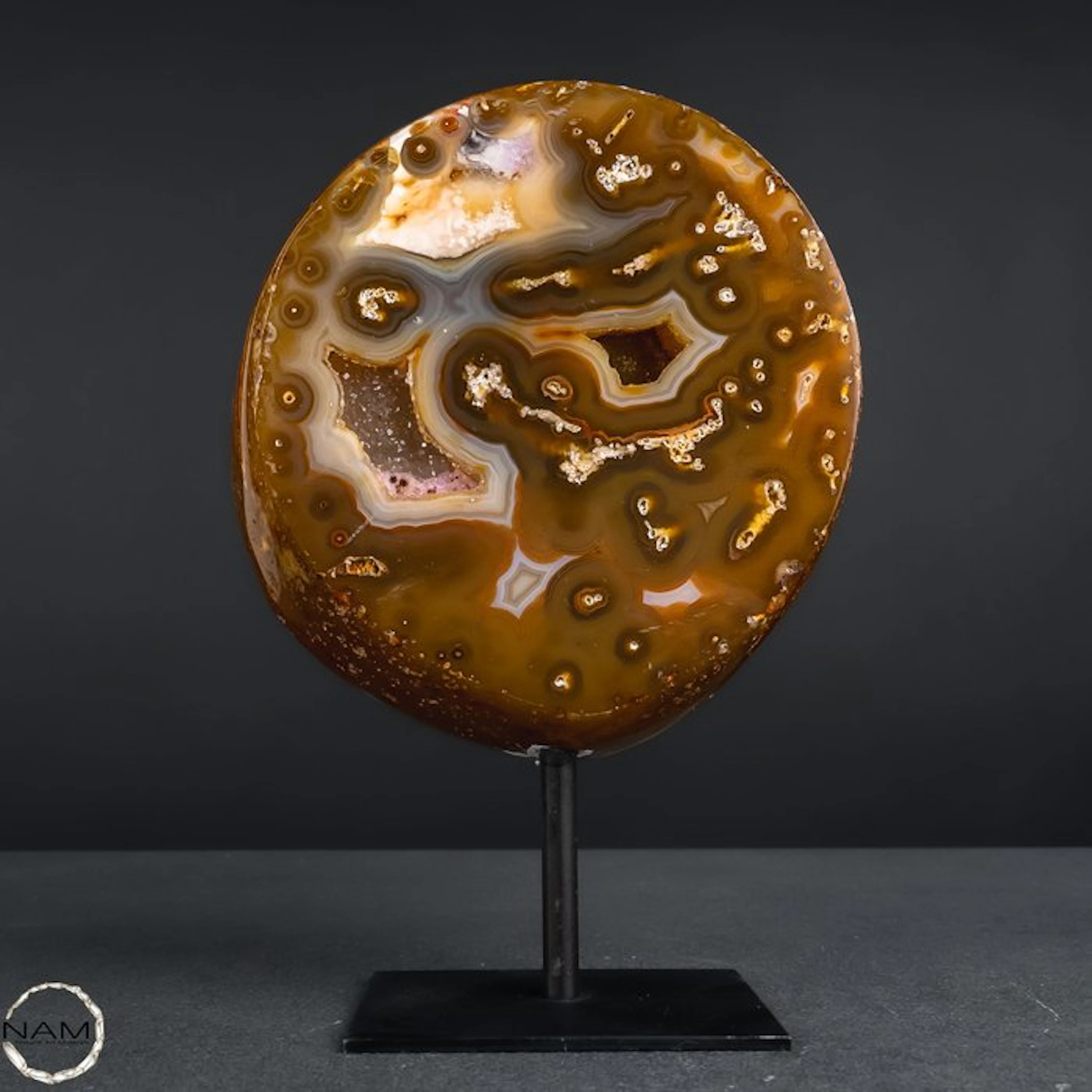 Agate disc with amethyst druse & chalcedony – a...