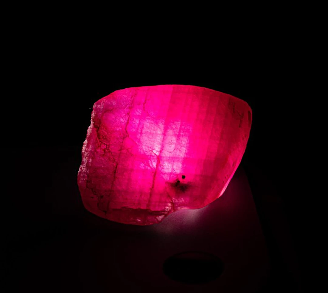 30.02 CARATS!! PIGEON-BLOOD RUBIES - TOP QUALITY GÉANT...