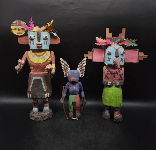 3 Poupées dans le style Kachina / Hopi - Sculpture...