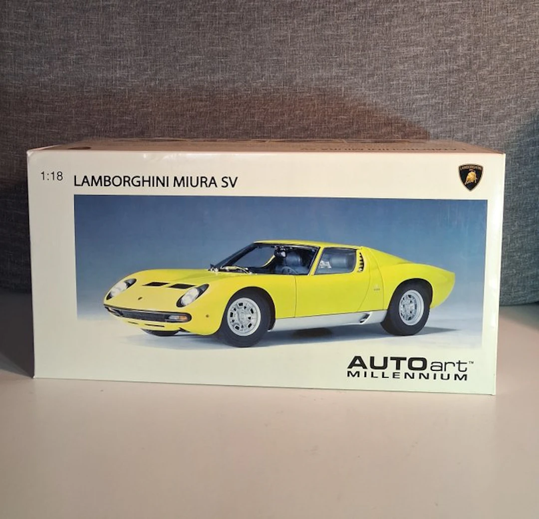 Autoart 1:18 - Model car - Lamborghini Miura SV