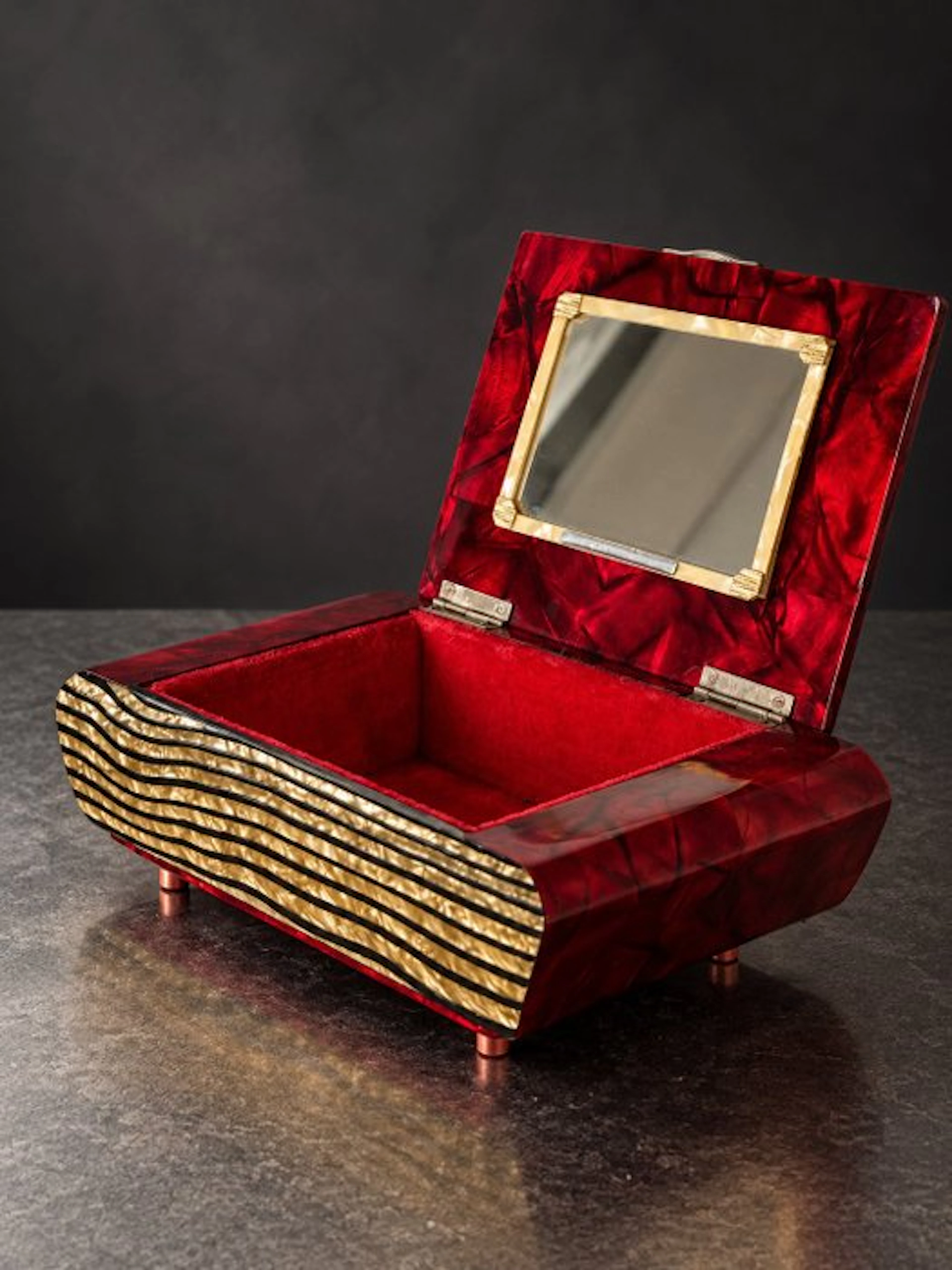 Rare 1930s Art Deco Catalin (Bakelite) Jewellery Box...