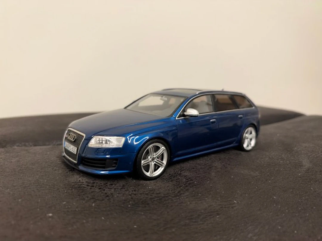Otto Mobile 1:18 - Model car - Audi RS6 Avant (C6)