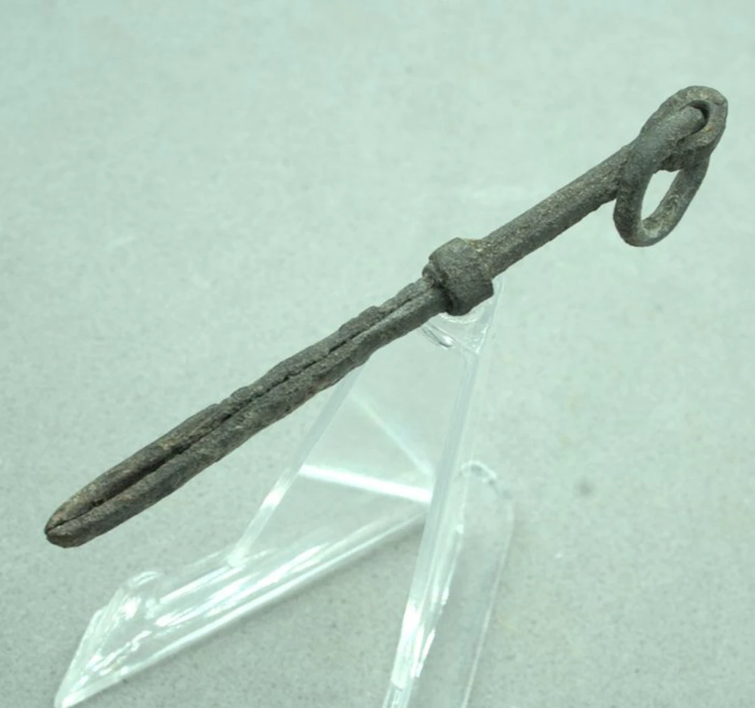 Ancient Roman Bronze Tweezers - 65 mm (No reserve price)