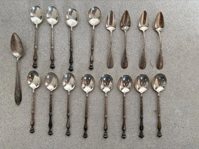 Spoon (17) - Extracted stalks - .833 silver - 183 grams