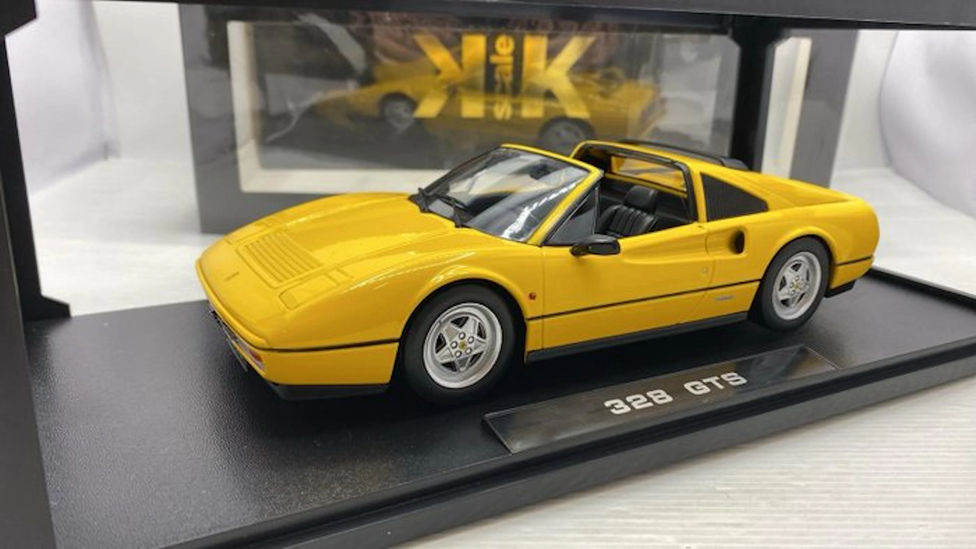 KK-Scale 1:18 - Model car - Ferrari 328 GTS 1985 - (cod.Y13)