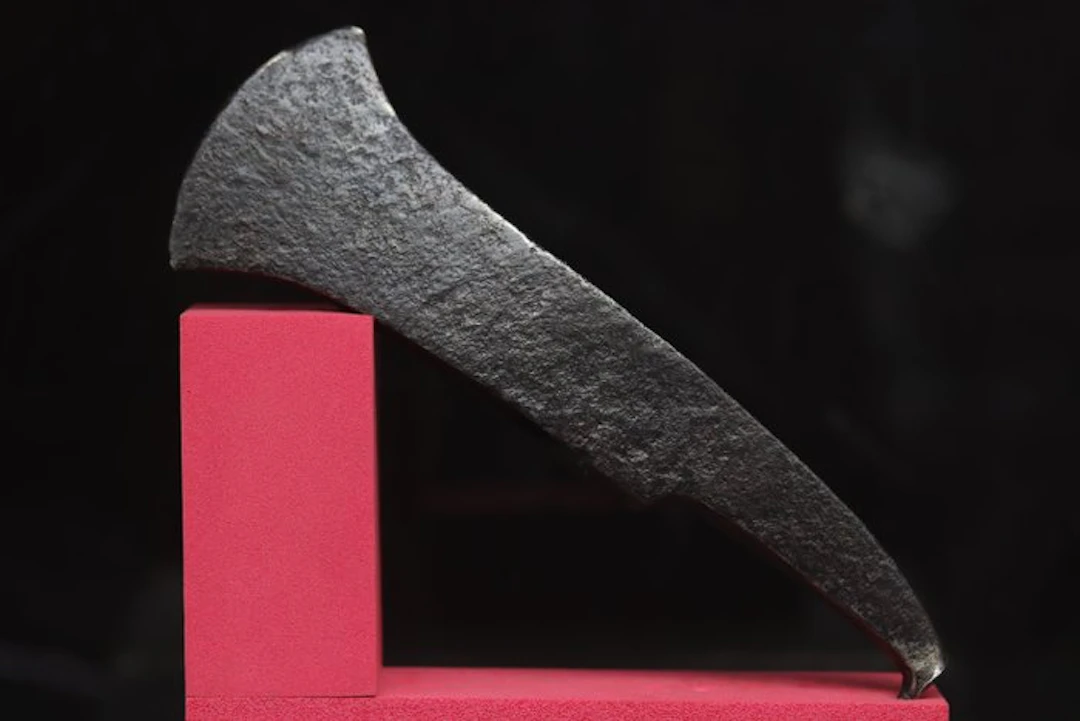Medieval (Gothic) - Iron Battle Cross-Edged Axe - 19.3 cm (No reserve price)