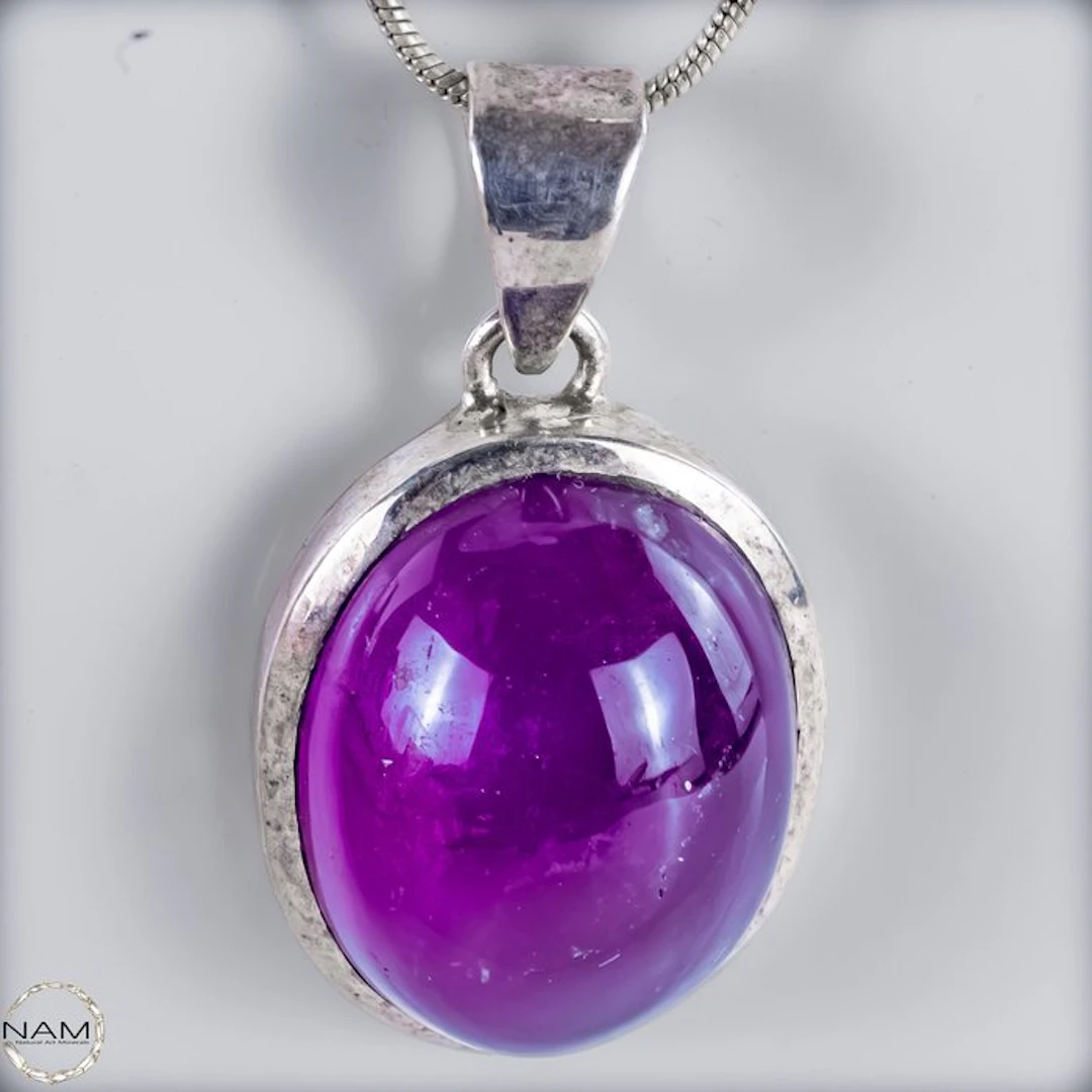 Amethyst pendant – Radiant violet with timeless elegance 57.9 ct- 11.58 g