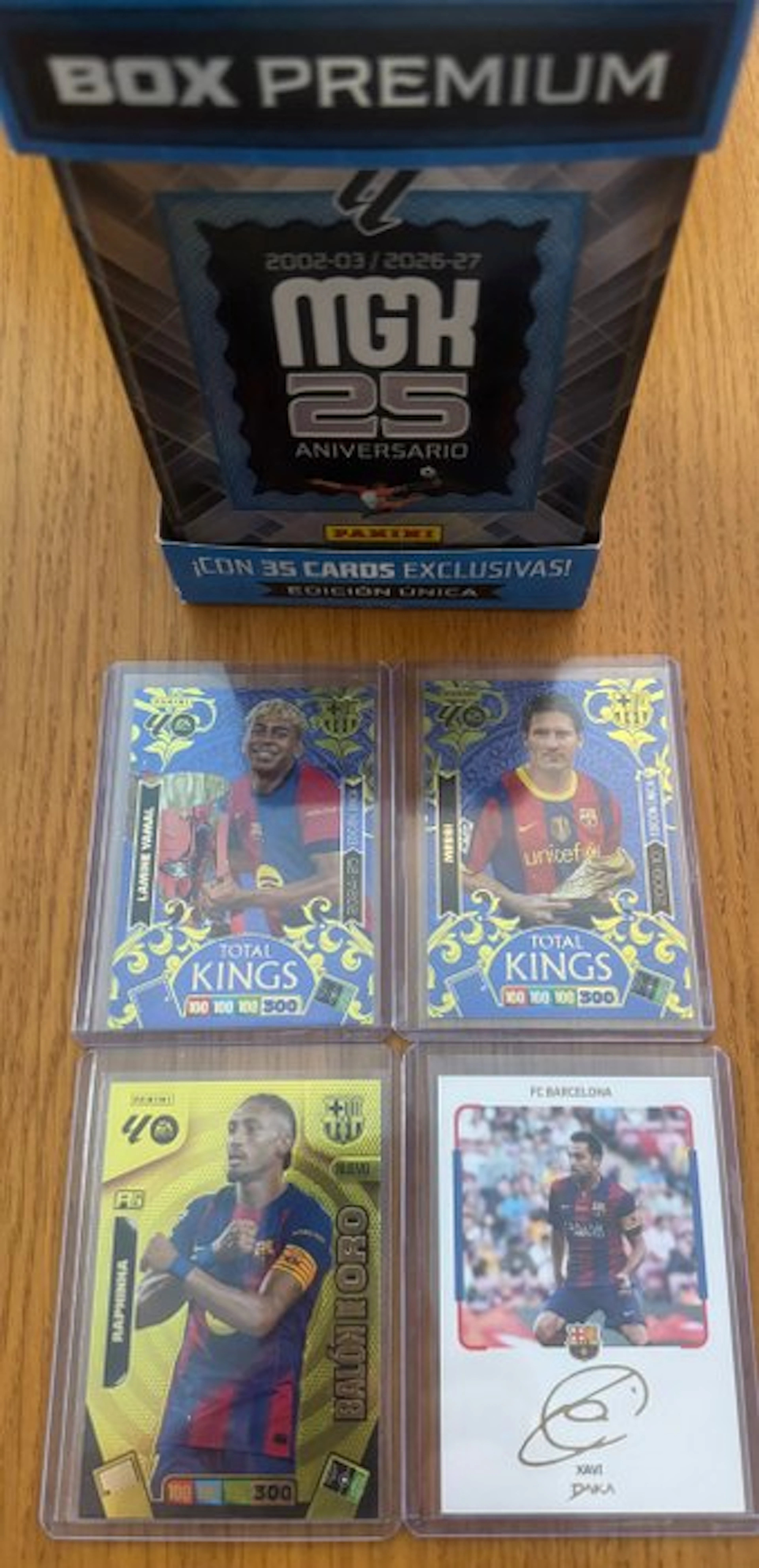 Panini - 1 Box - MGK 25 Aniversario Box Premium