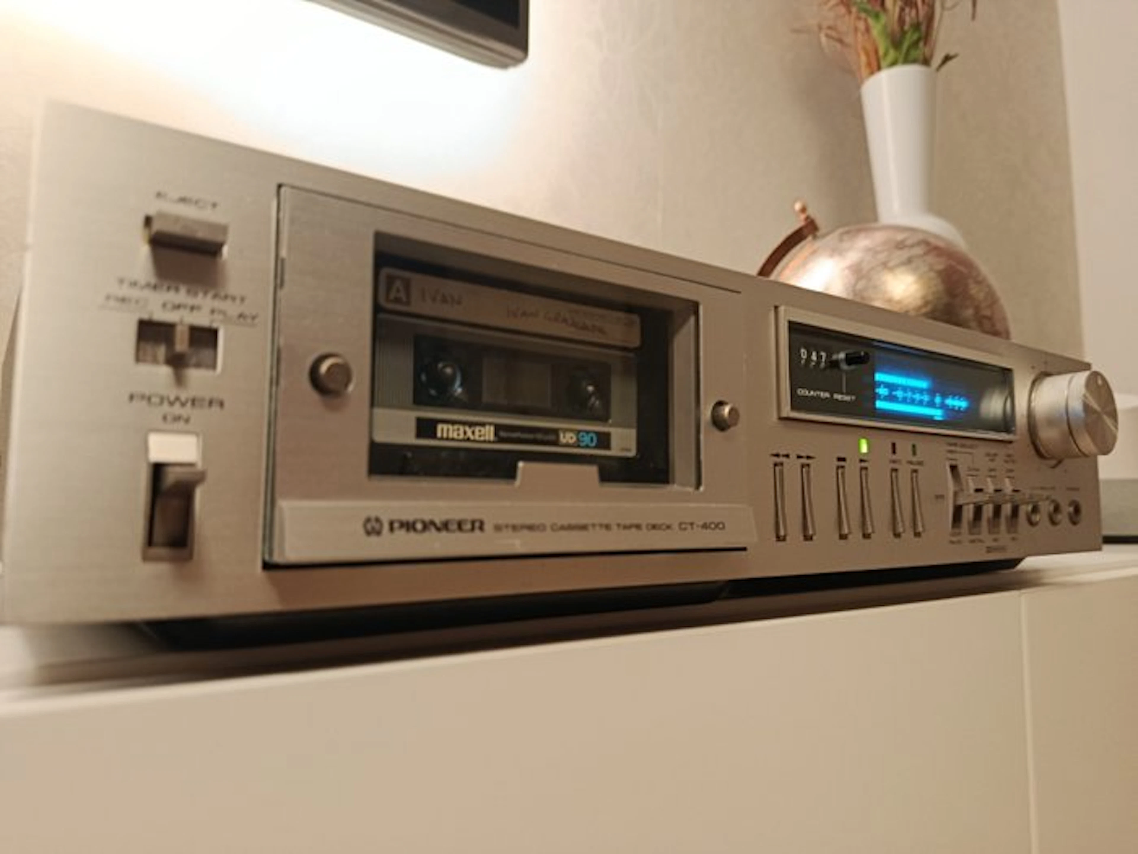 Pioneer - CT-400 with Blue Fluroscan Meters and Dolby B NR Audio-cassette deck