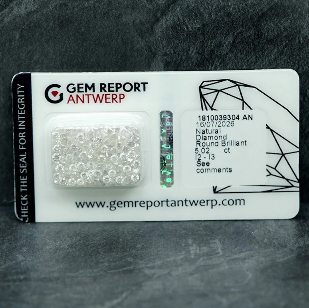 No reserve price - 138 pcs Diamond (Natural coloured)...