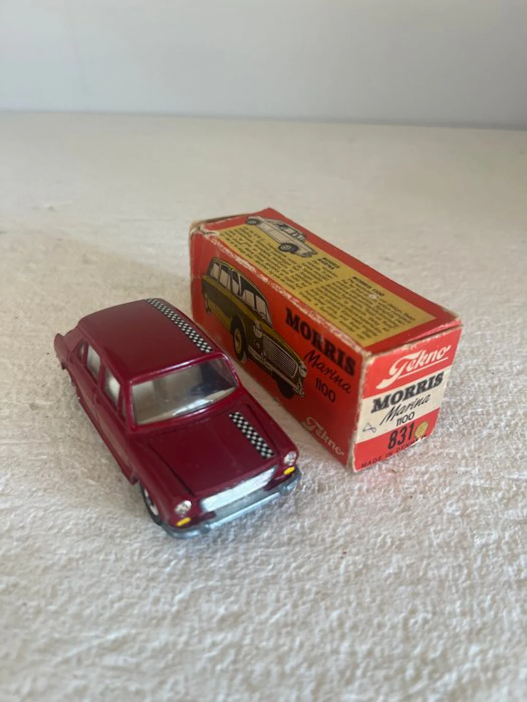 Tekno 1:43 - Model car - Morris Marina 1100