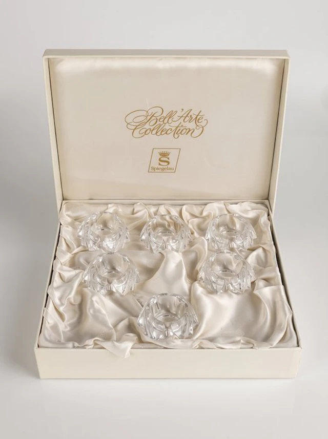 Napkin holders (6) - carved crystal - CANDLE HOLDERS / NAPKIN HOLDERS