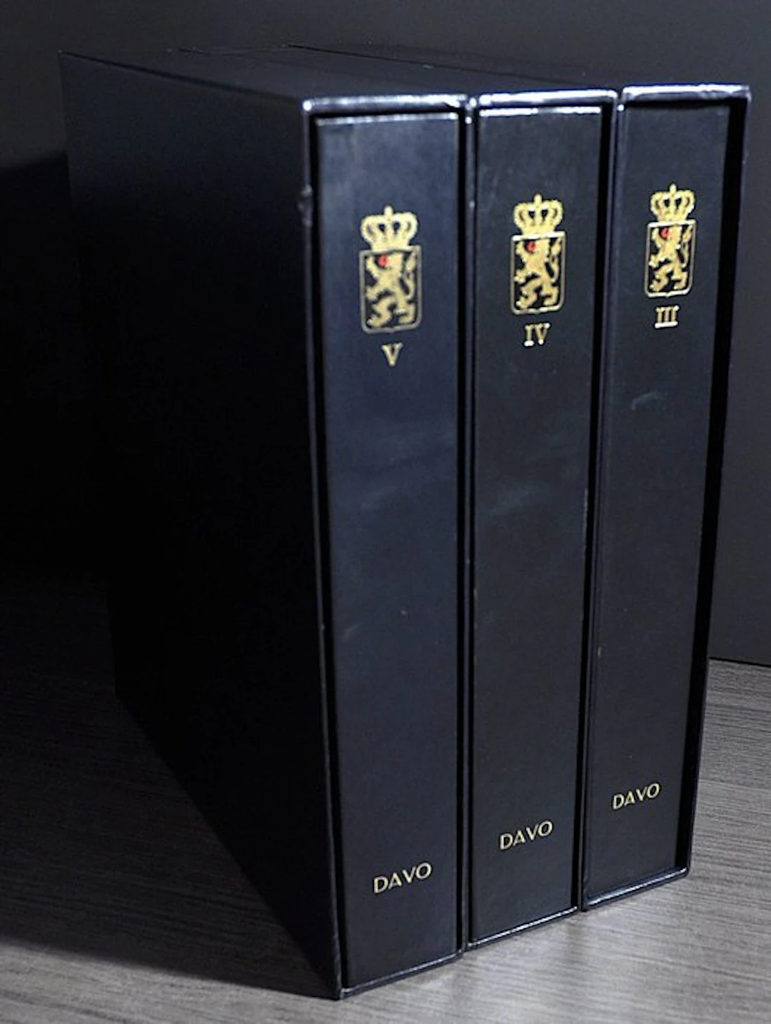 Accessories Belgium - 3 empty luxury DAVO albums parts III