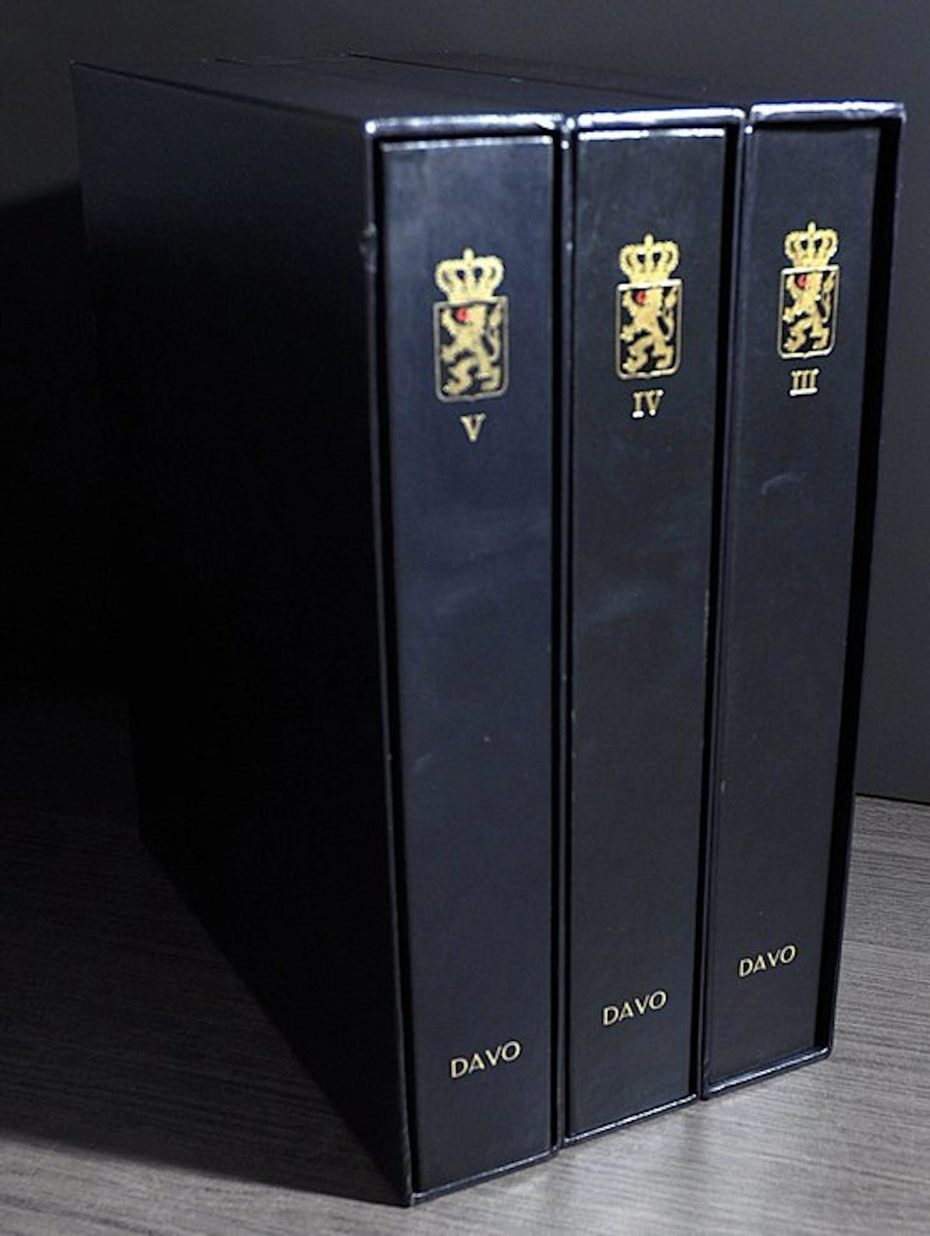 Accessories Belgium - 3 empty luxury DAVO albums parts III