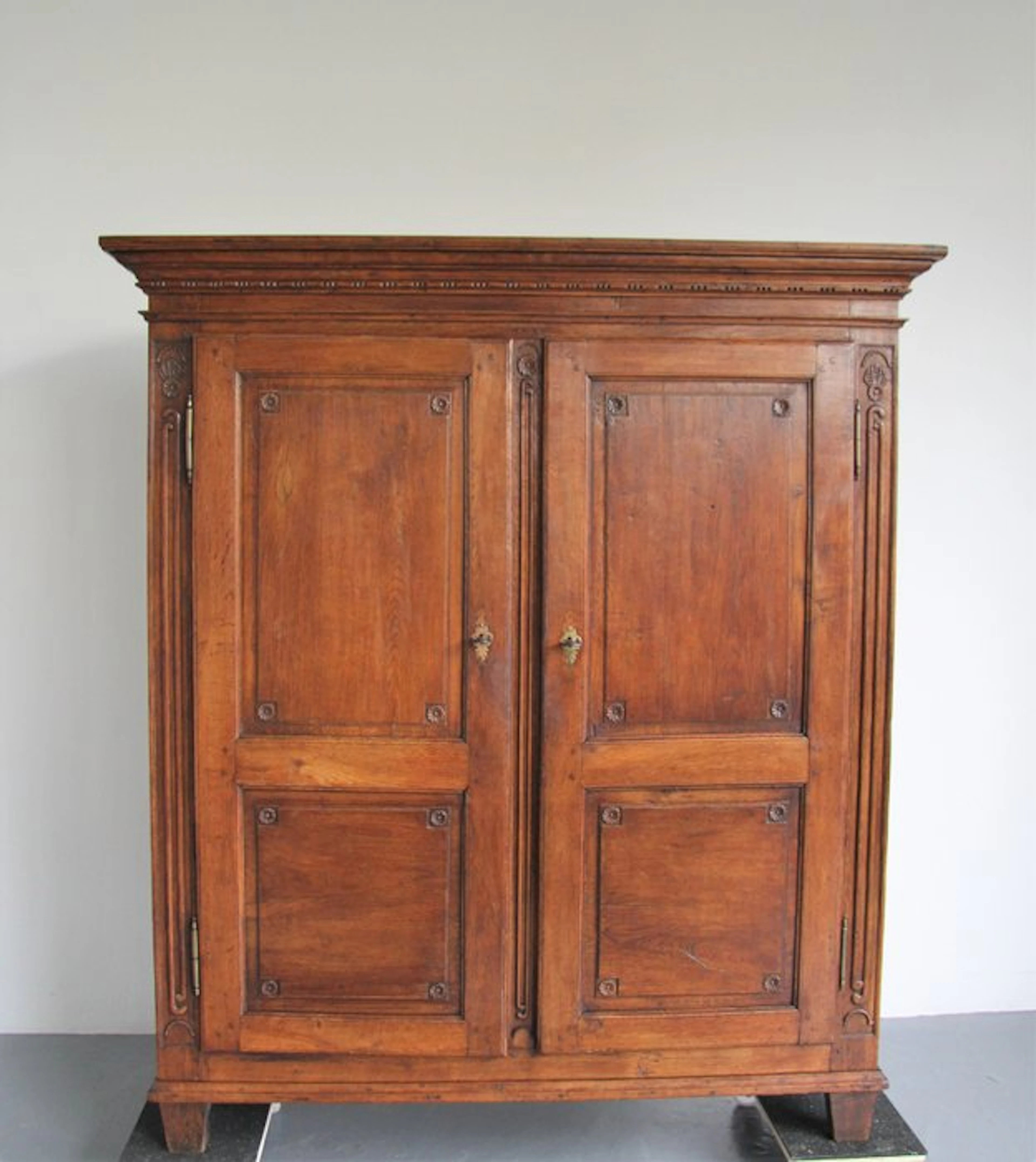Cupboard - Cast brass - Delivery available