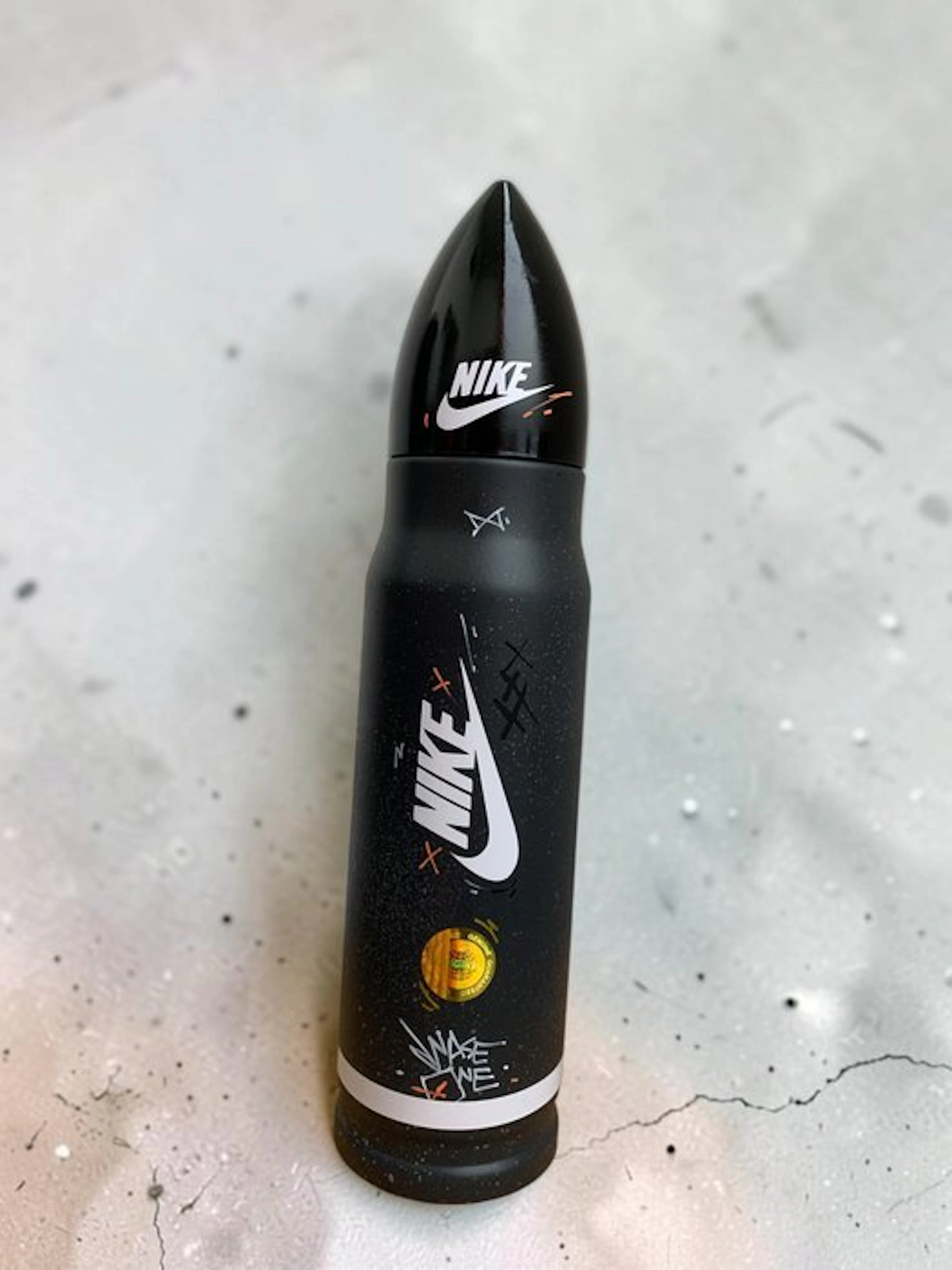WASE - Figurine - XXL NIKE AIR CUSTOM - Metal