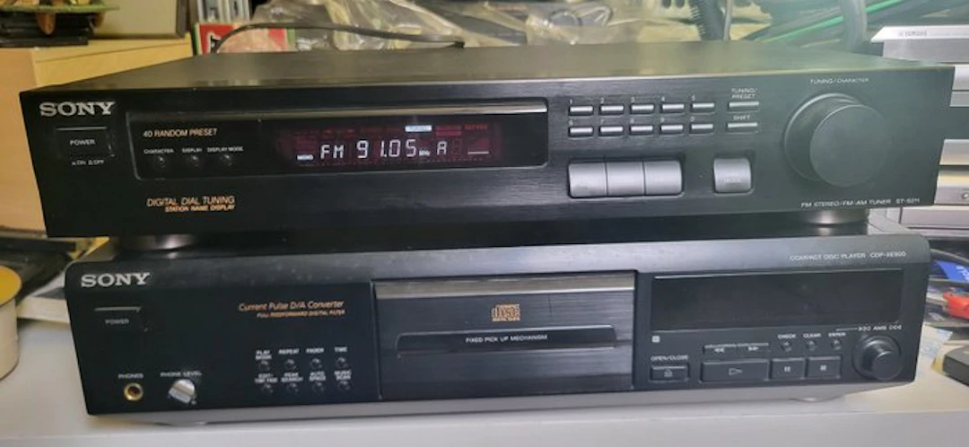 Sony - CDP-XE900 & ST-211 Hi-fi set