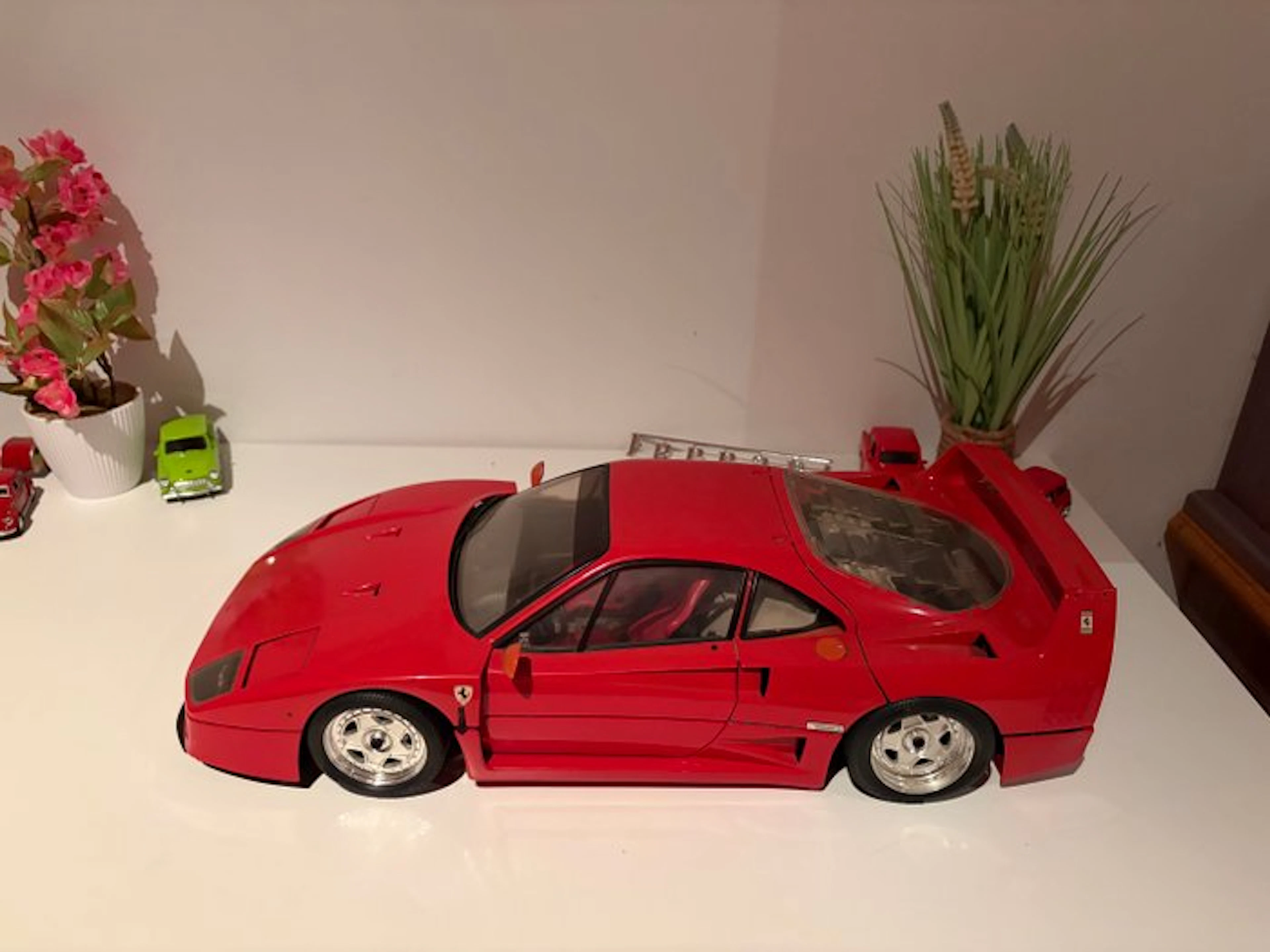 Pocher 1:8 - Model car - Ferrari F40