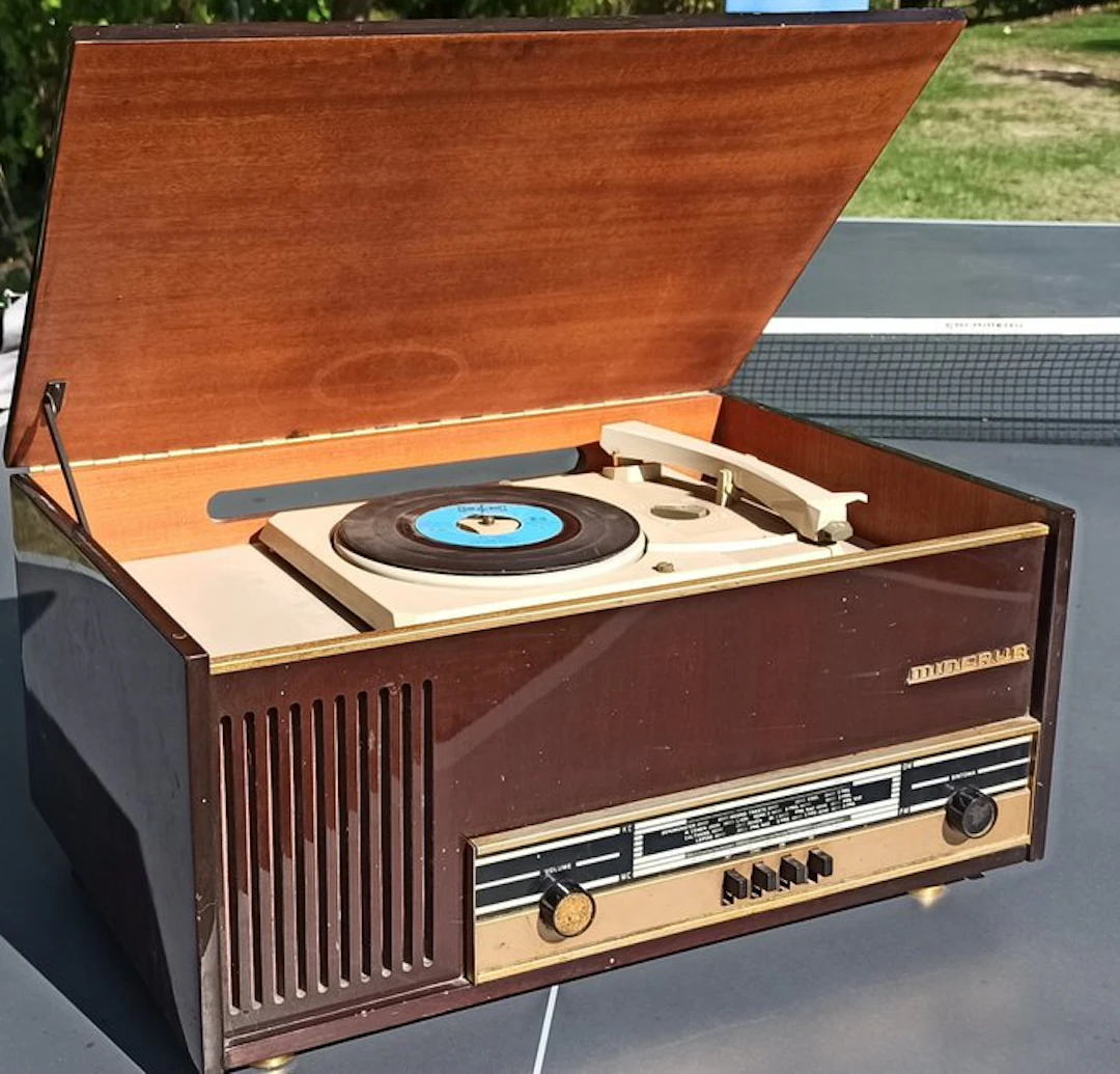 Minerva - Radio a valvole vintage con giradischi...