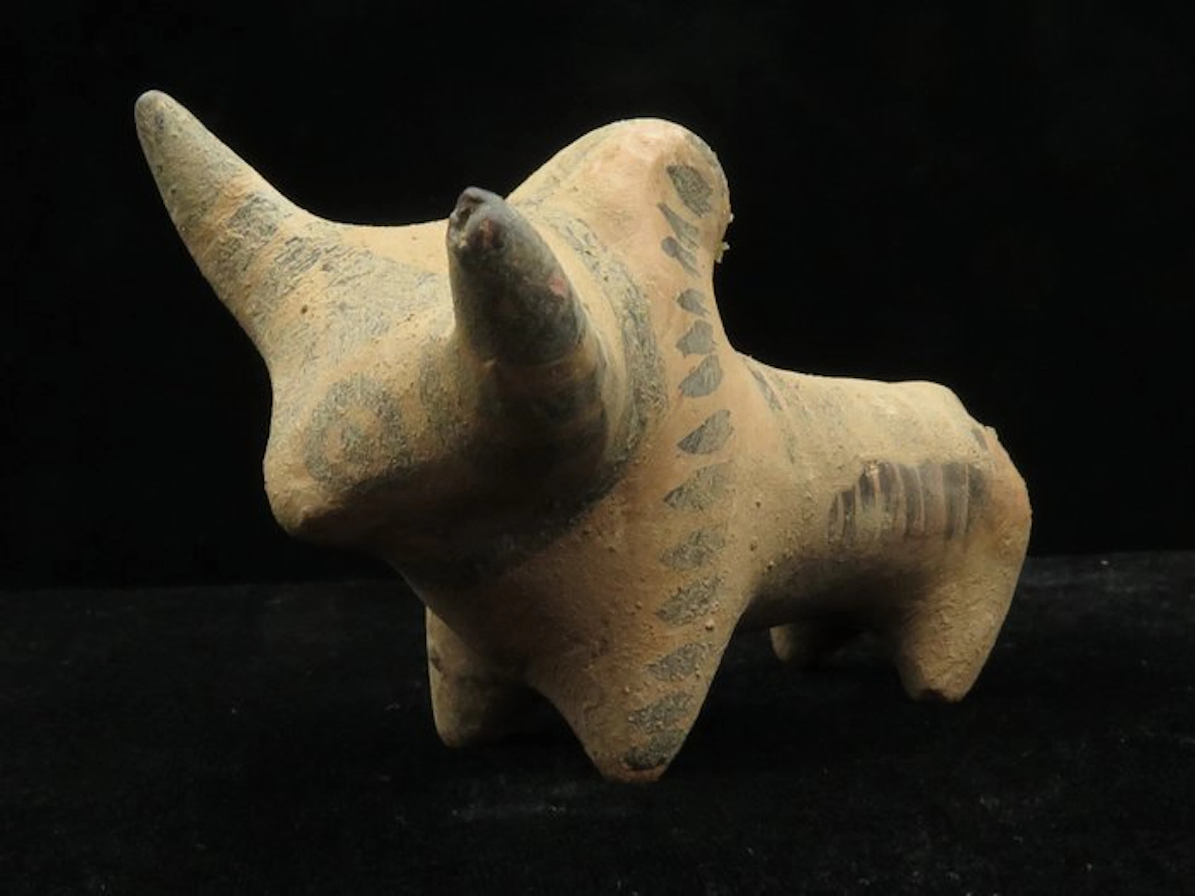 Indus Valley Terracotta Bull statuette (1x) - 8 cm (No reserve price)