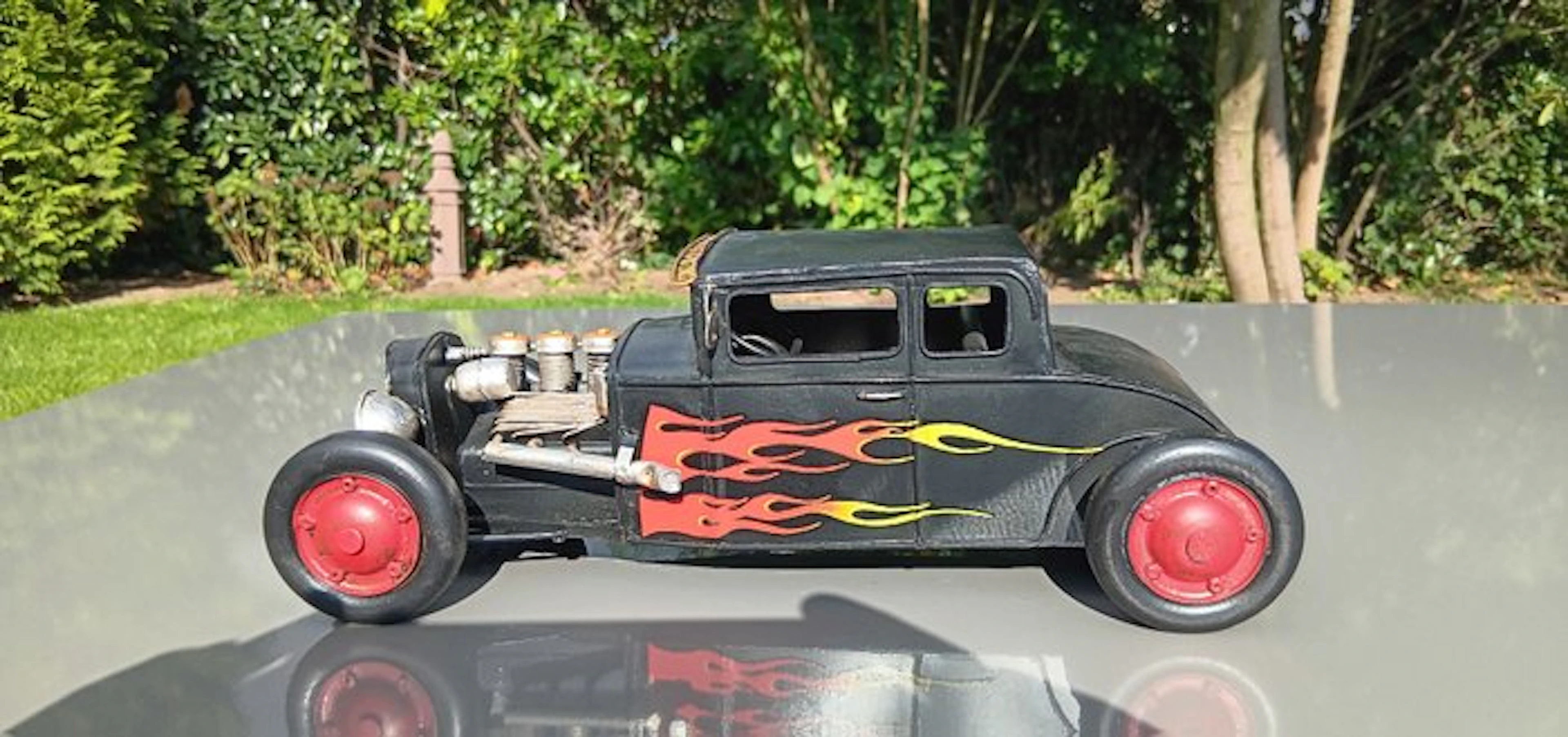 Sculpture, Metalen hotrod raceauto - 11.5 cm - Iron