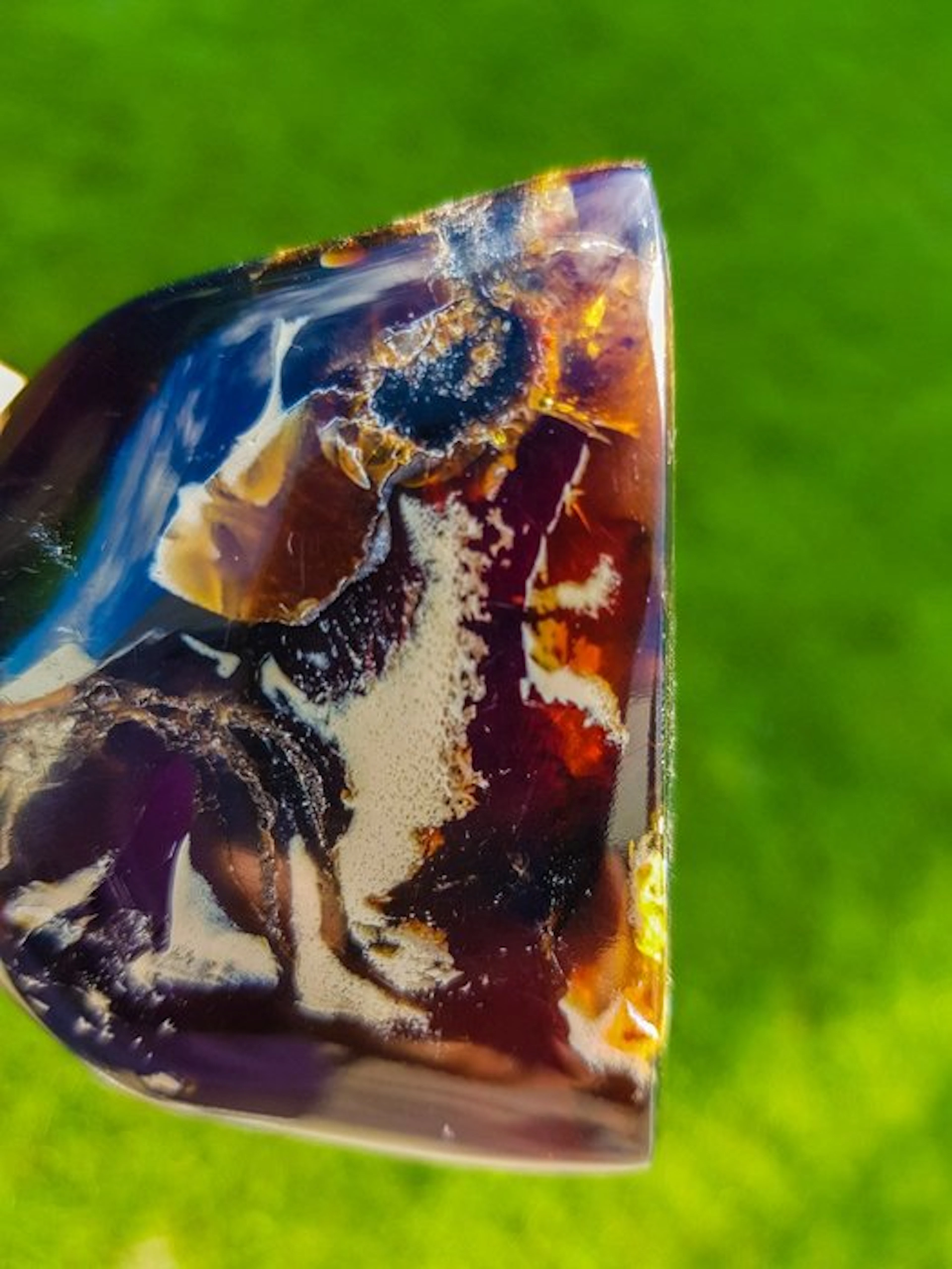 Amber Authentic blue amber (AAA quality) - Height: 7 cm...
