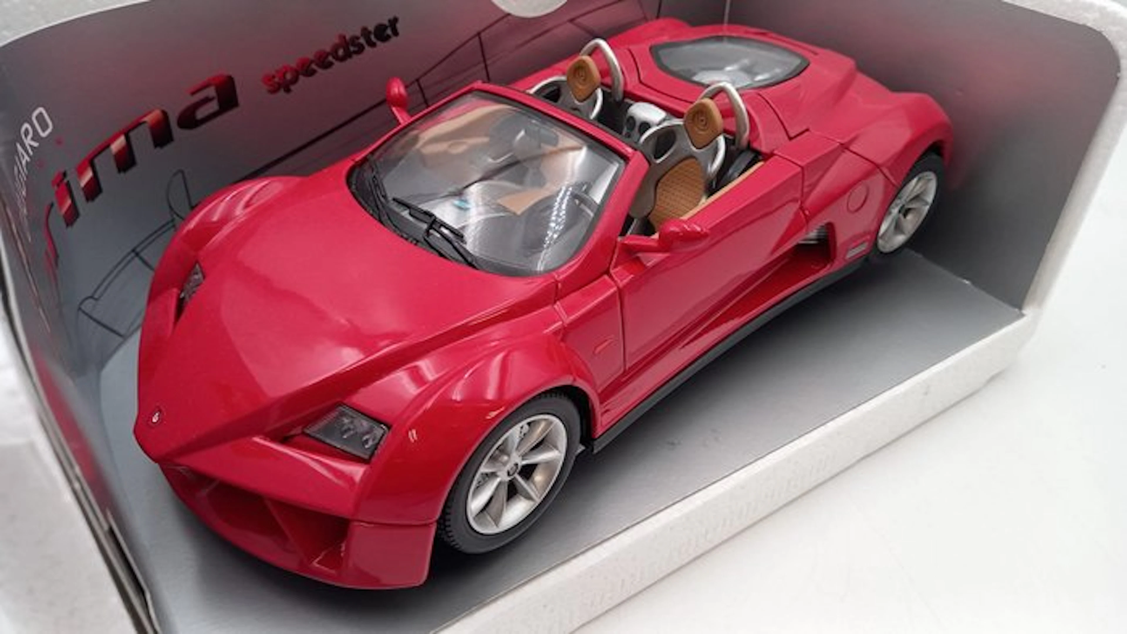 Bburago 1:18 - Model car - Prima speedster Giugiaro design - (cod.H8)