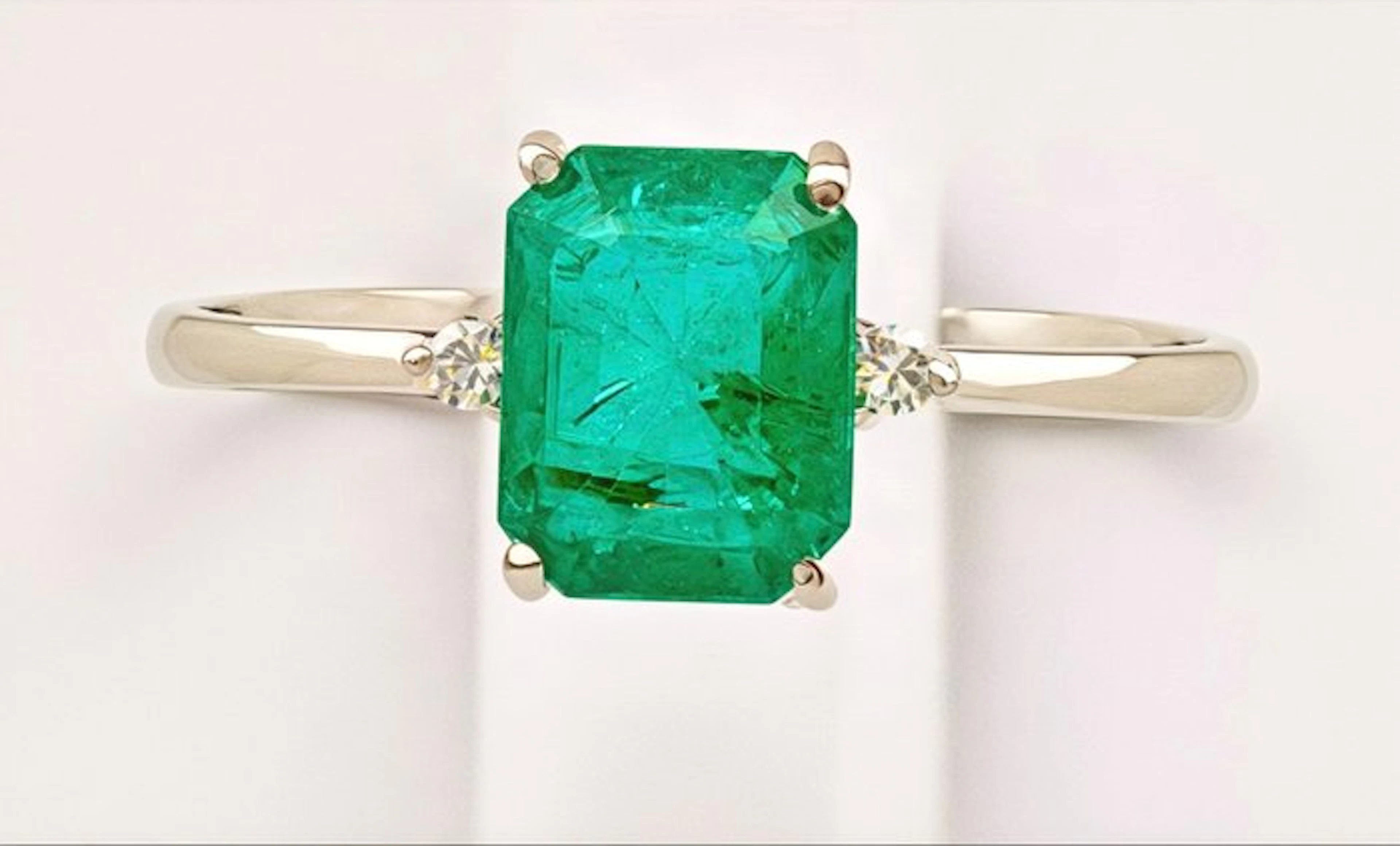 No reserve price - Ring - 14 kt. White gold Emerald - Diamond