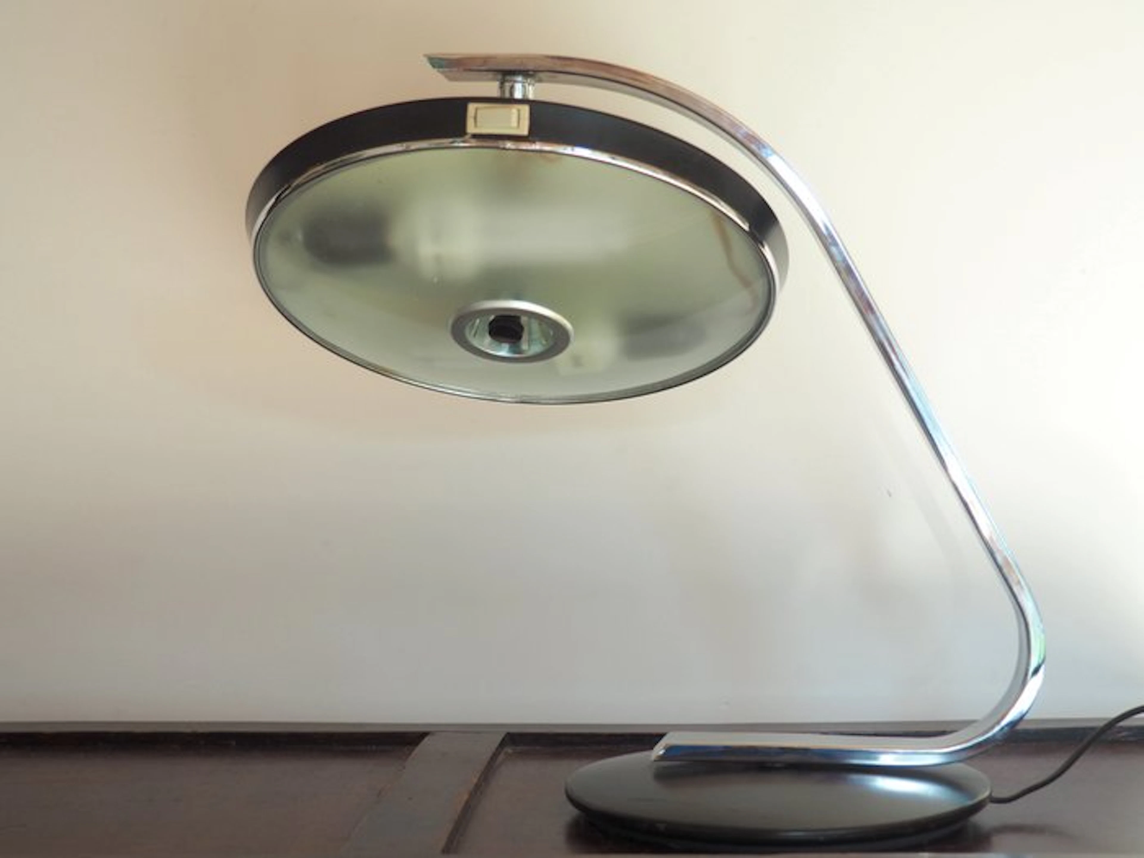 Fase - Luis Perez de la Oliva - Table lamp - 520c - Steel
