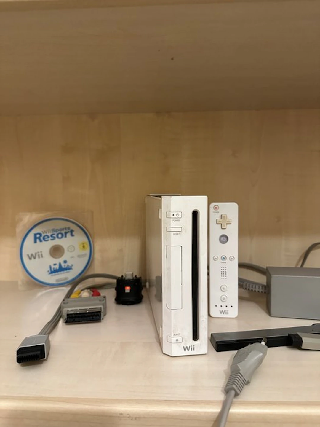 Nintendo - Wii - Nintendo Wii Console + Gioco Wii Sports...