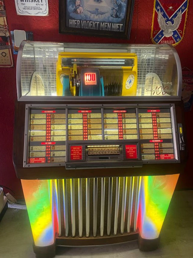 Seeburg - Vending machine (11) - M100C