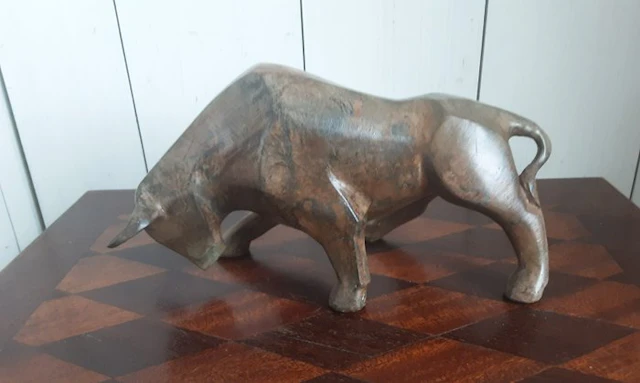 P. Chenet - Figure - Stier - 23 cm - Bronze