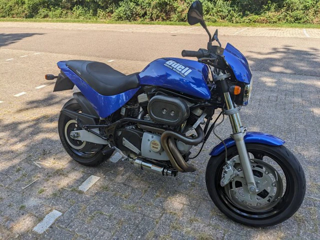 Buell - M2 Cyclone - 1275 cc - 2000