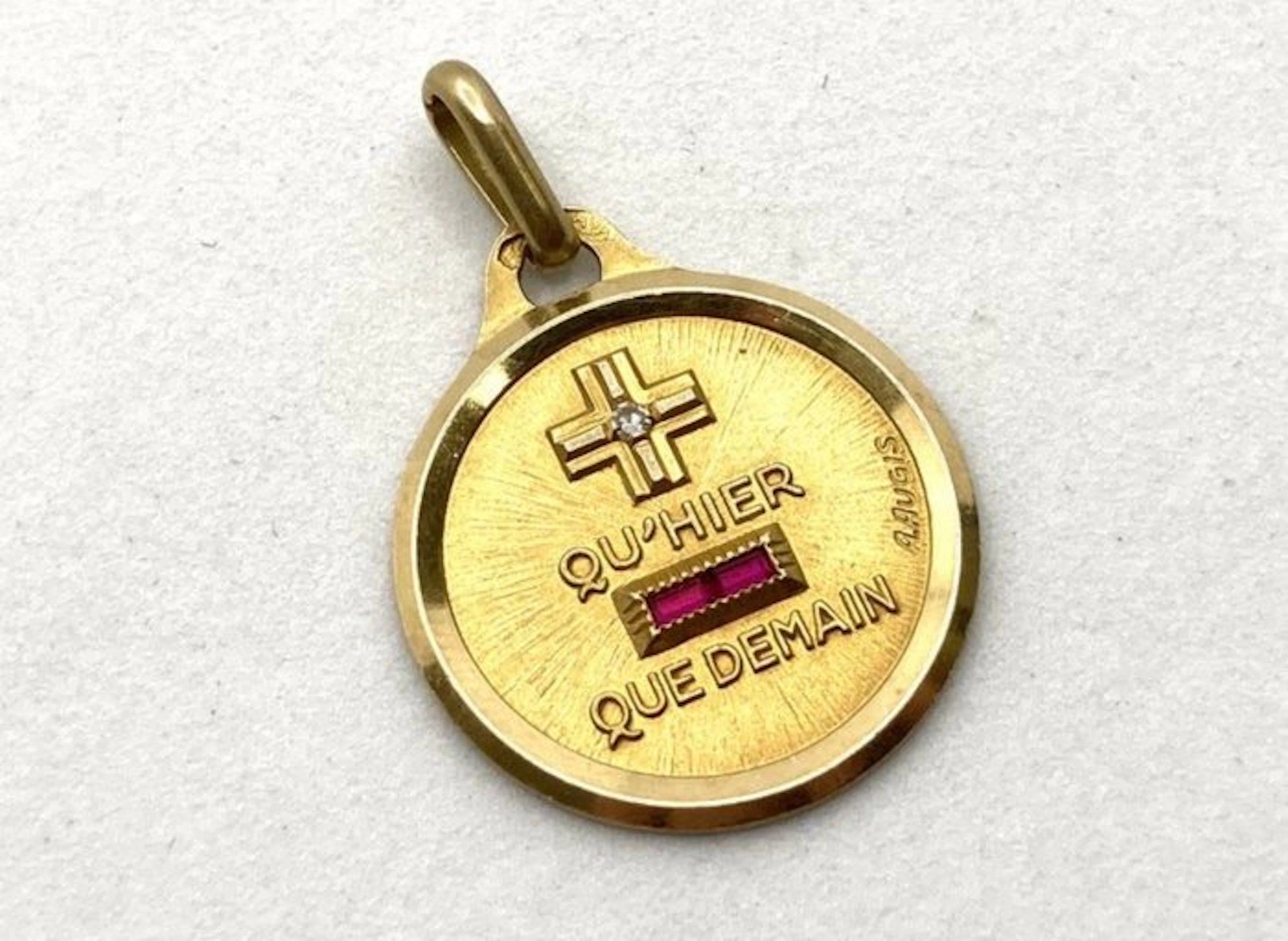 No reserve price - A. Augis - Pendant - 18 kt. Yellow gold Ruby - Diamond