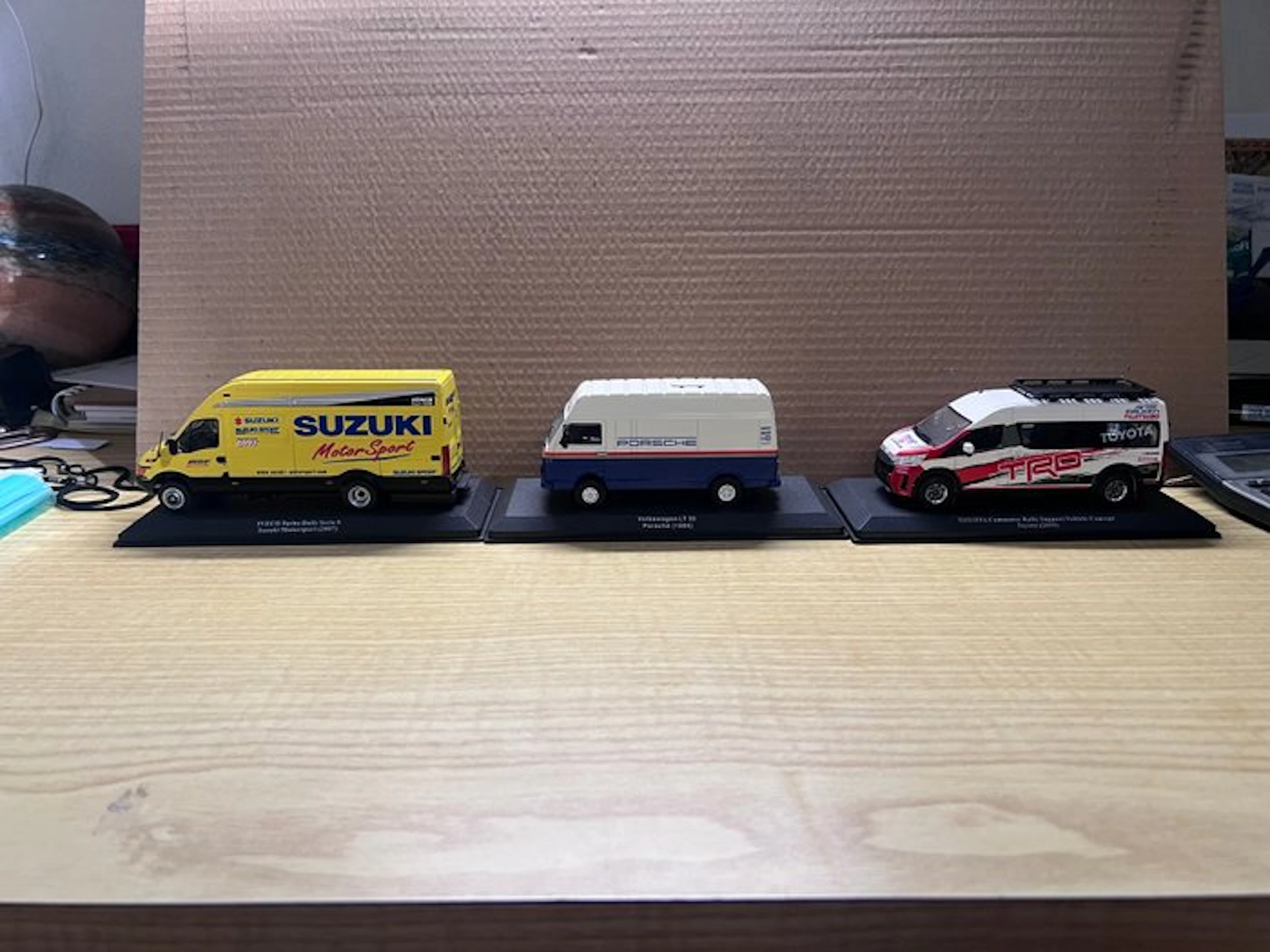 Altaya 1:43 - Model van (3) - Volkvagen, Toyota, Iveco