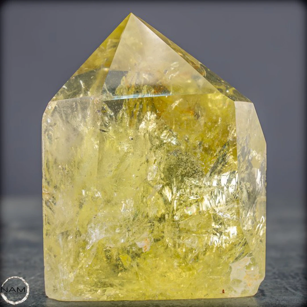 Gorgeous citrine obelisk – golden clarity with sparkling...