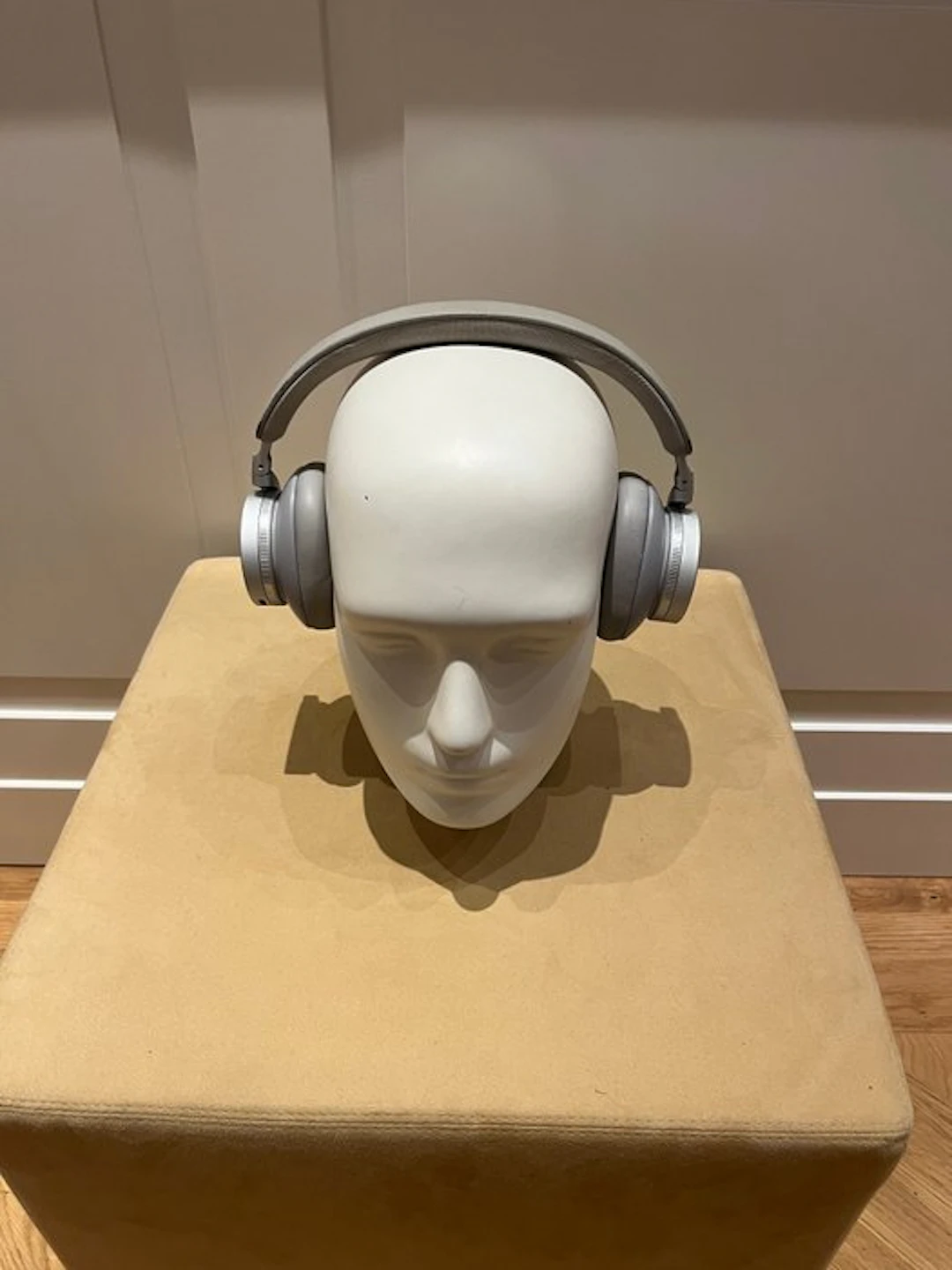 Bang & Olufsen - Beoplay H95 Silver. Headphone