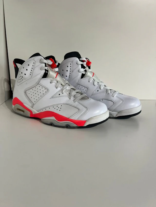 Air Jordan - Air Jordan 6 - Sneakers - Size: EU 40